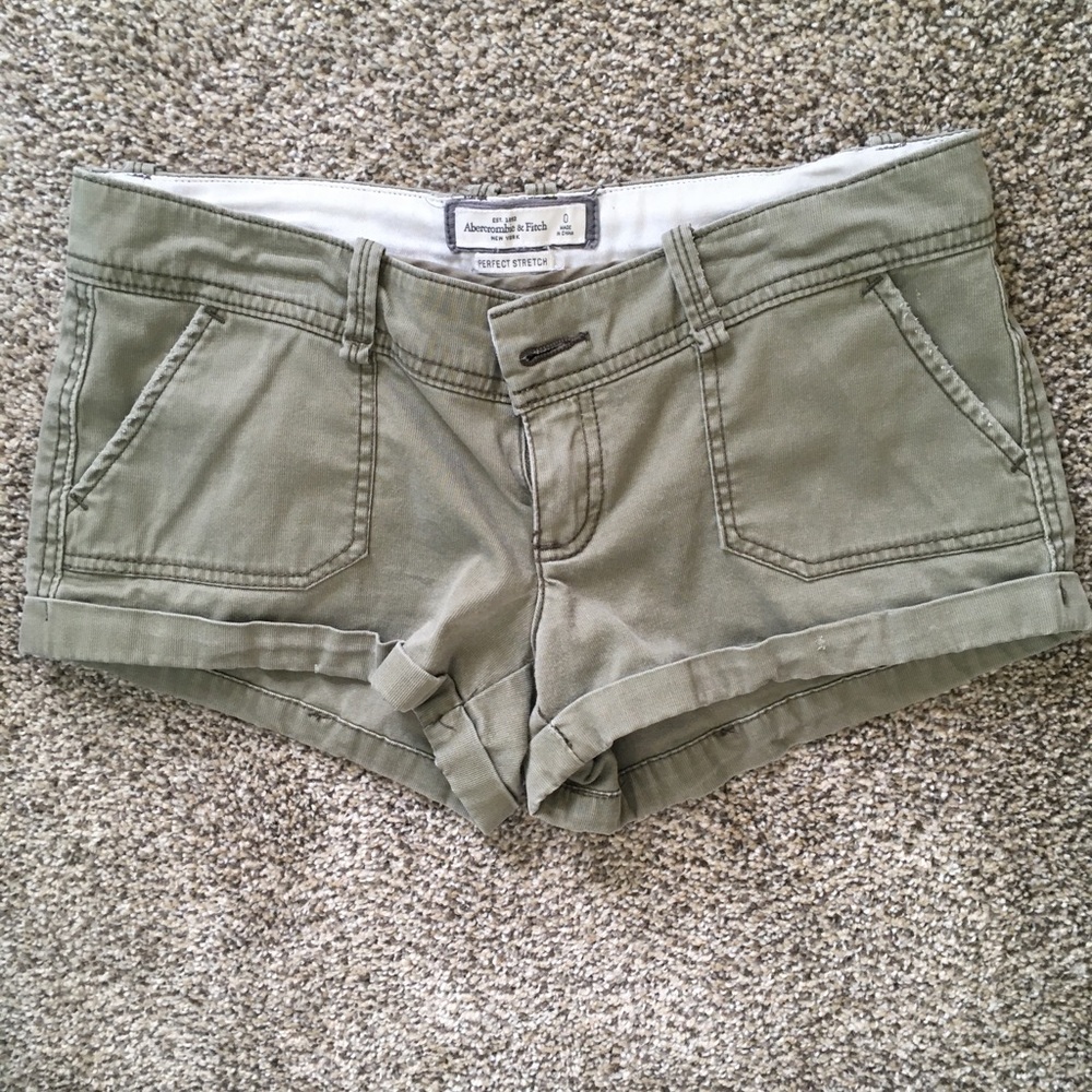Abercrombie & Fitch Green Khaki Shorts Juniors 0
